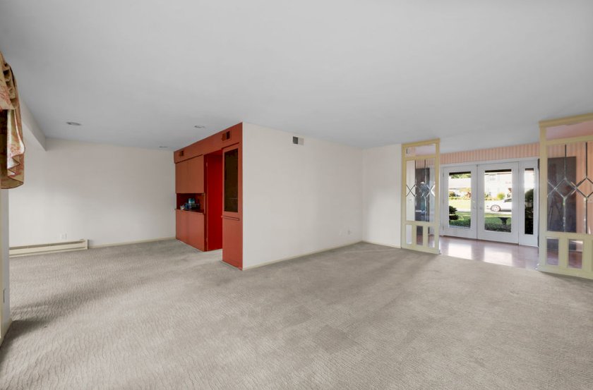 7666 Pineglen Dr