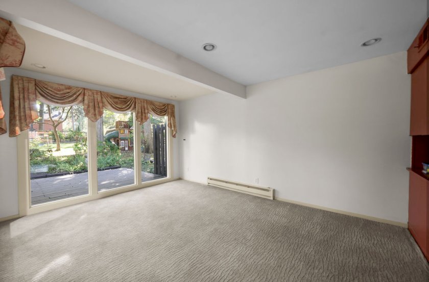 7666 Pineglen Dr