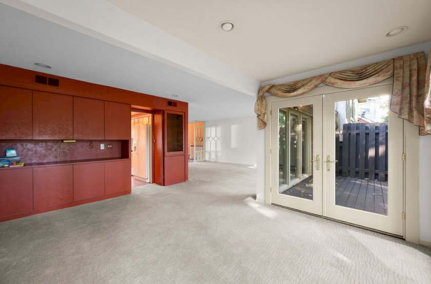 7666 Pineglen Dr