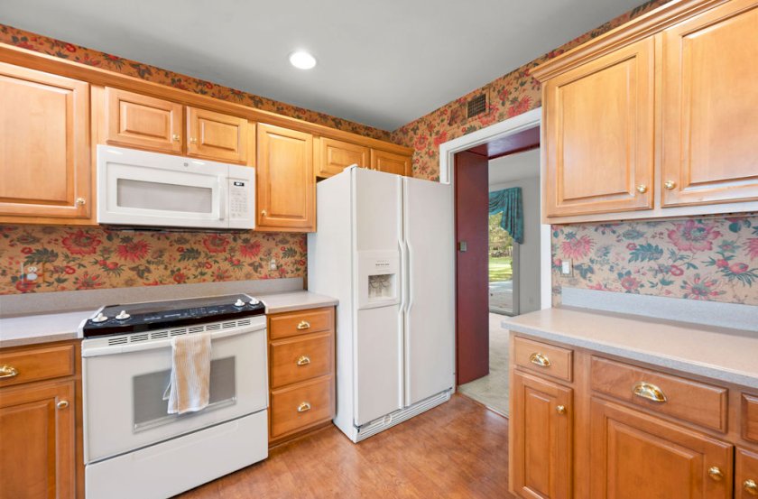 7666 Pineglen Dr