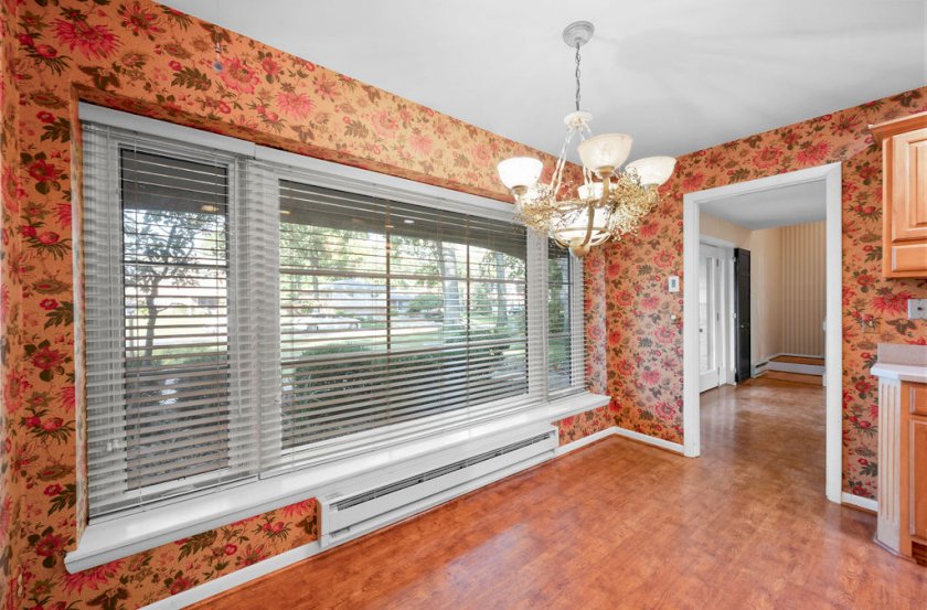 7666 Pineglen Dr