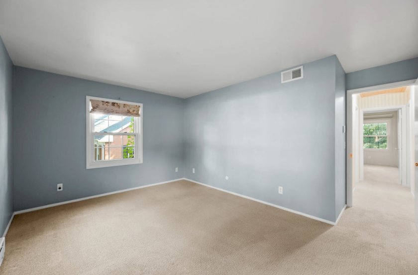 7666 Pineglen Dr