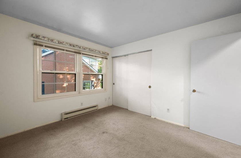 7666 Pineglen Dr
