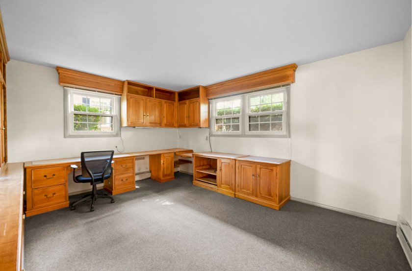 7666 Pineglen Dr