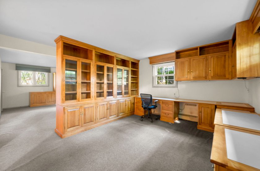 7666 Pineglen Dr