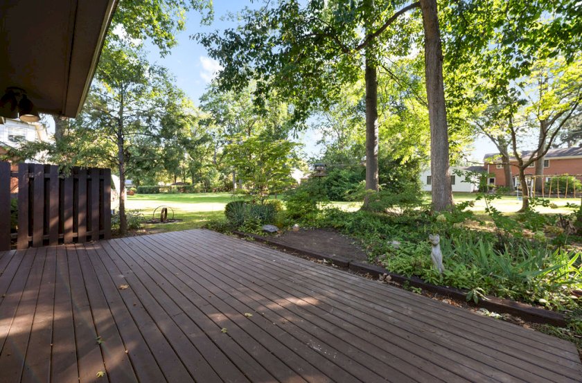 7666 Pineglen Dr