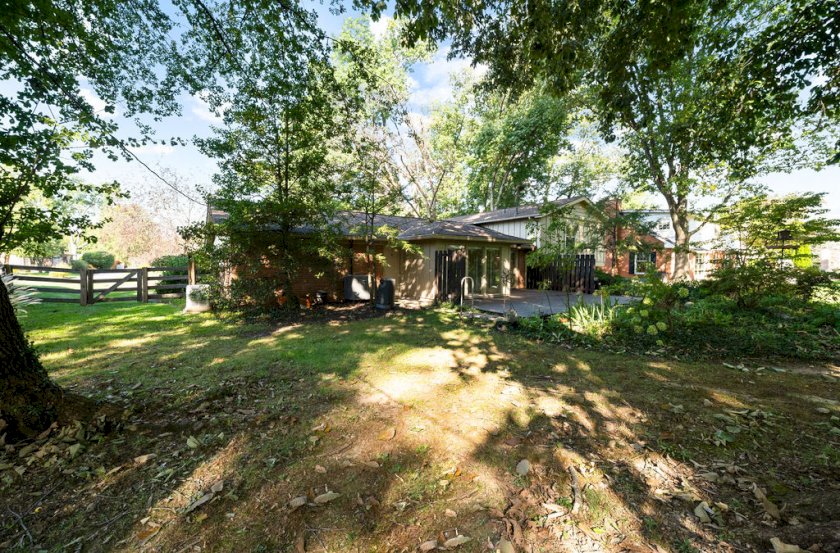 7666 Pineglen Dr