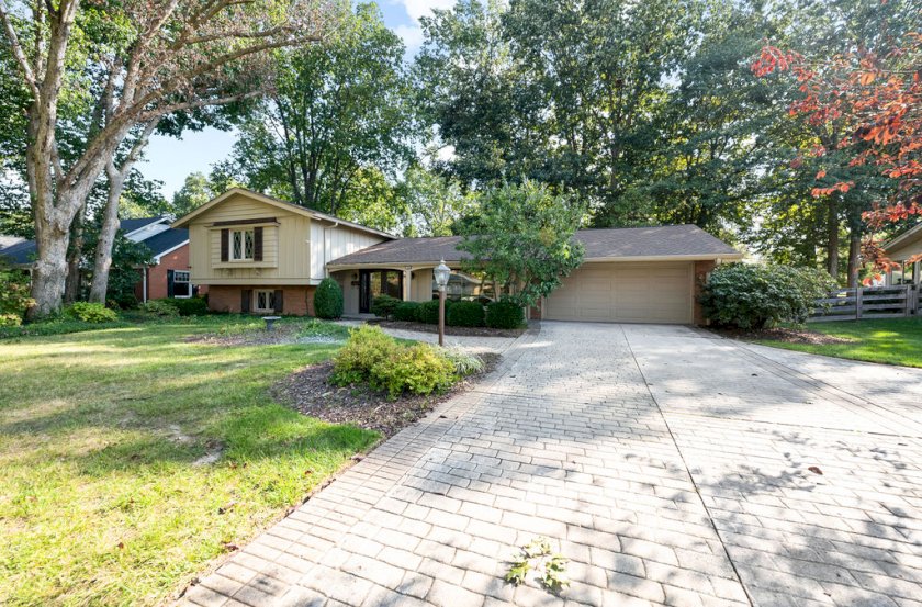 7666 Pineglen Dr