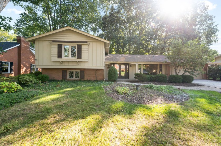 7666 Pineglen Dr