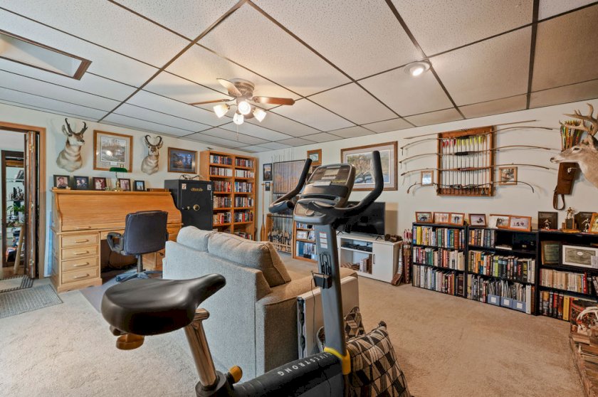 965 Hollytree Dr