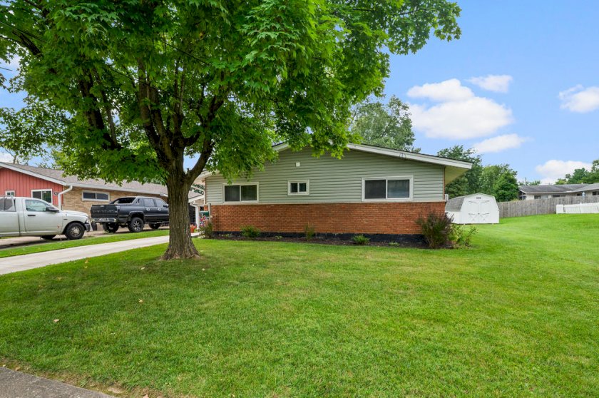 965 Hollytree Dr