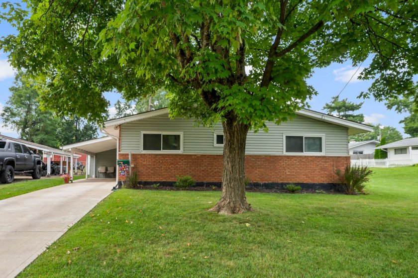 965 Hollytree Dr