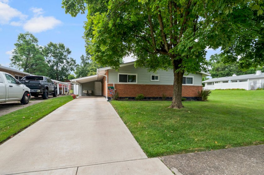 965 Hollytree Dr