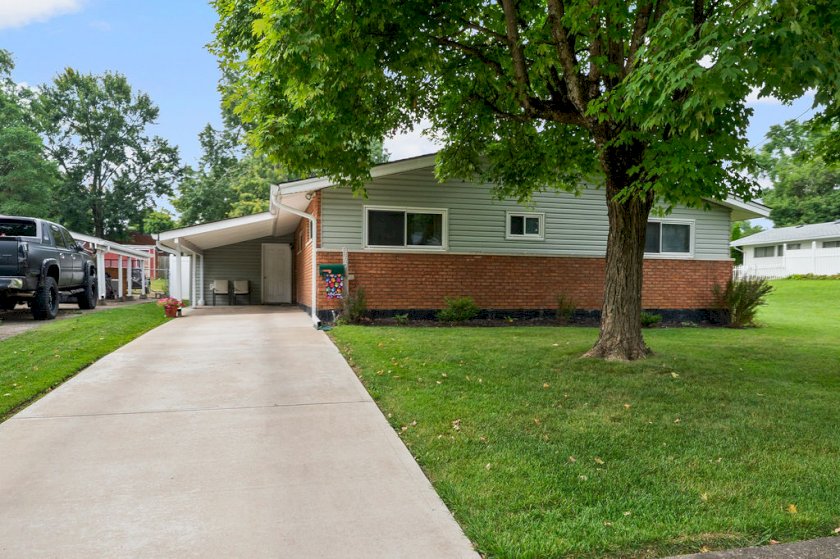 965 Hollytree Dr