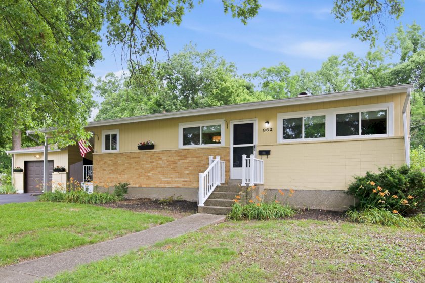 962 Hollytree Dr
