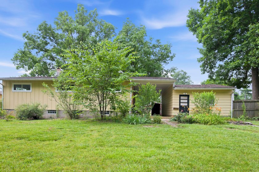 962 Hollytree Dr