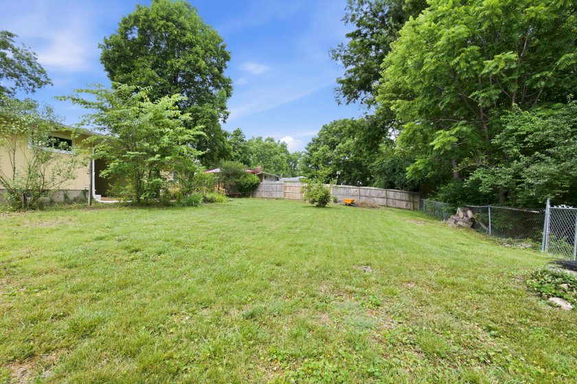 962 Hollytree Dr