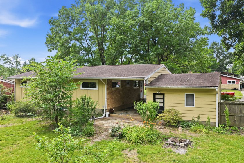 962 Hollytree Dr