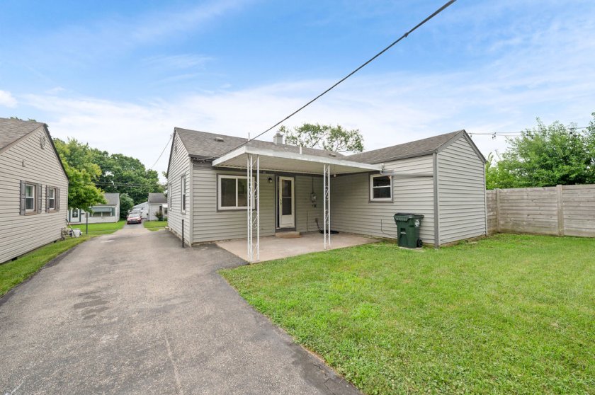 709 Heimert Ave