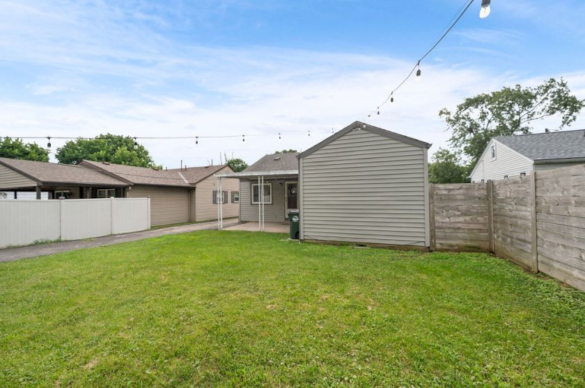 709 Heimert Ave