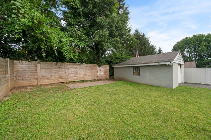 709 Heimert Ave