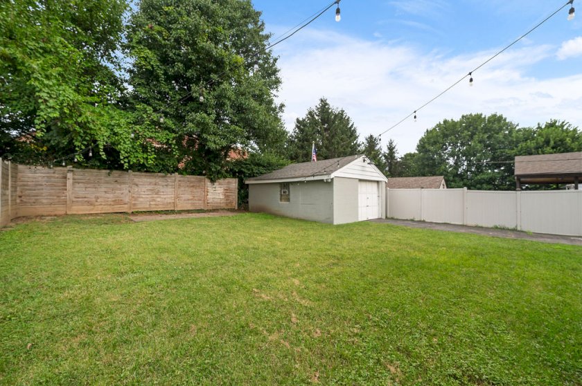 709 Heimert Ave