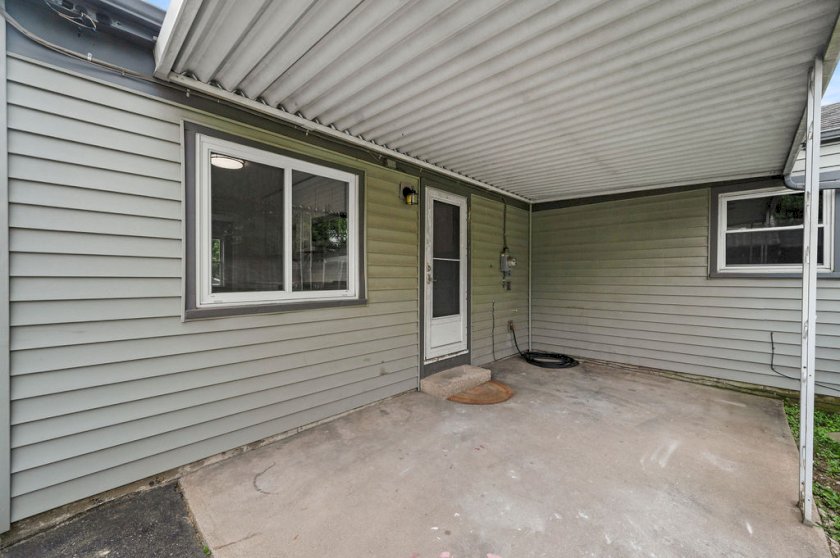 709 Heimert Ave