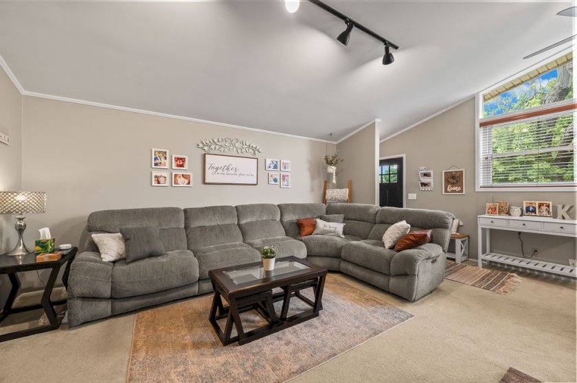 763 Colbert Cir