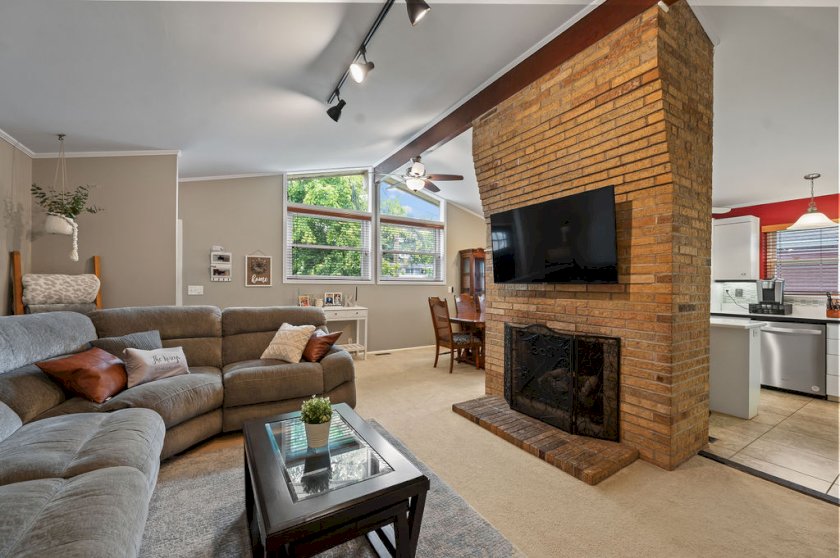 763 Colbert Cir