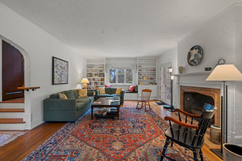3778 Broadview Dr