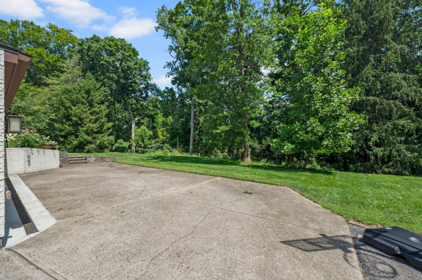 3778 Broadview Dr