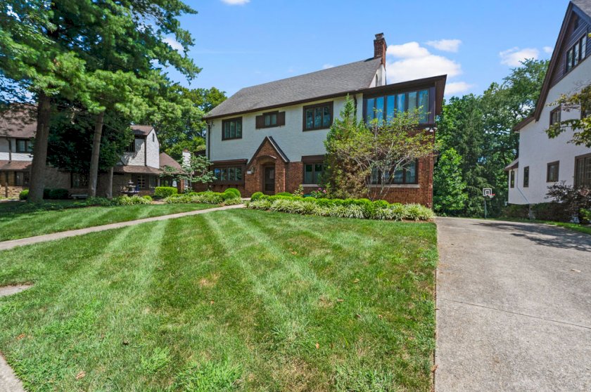 3778 Broadview Dr