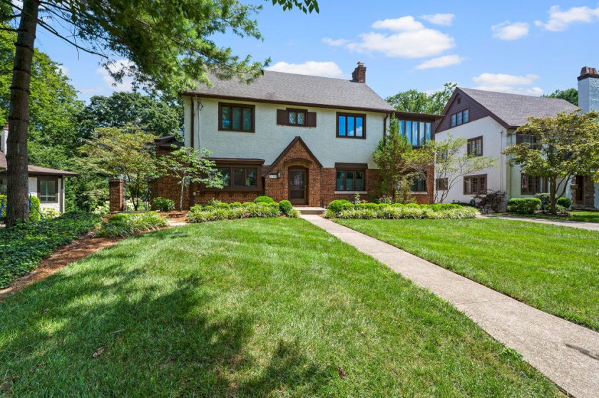 3778 Broadview Dr