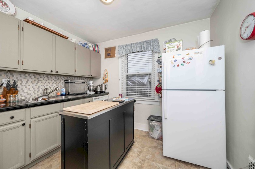 3409 N Club Crest Ave