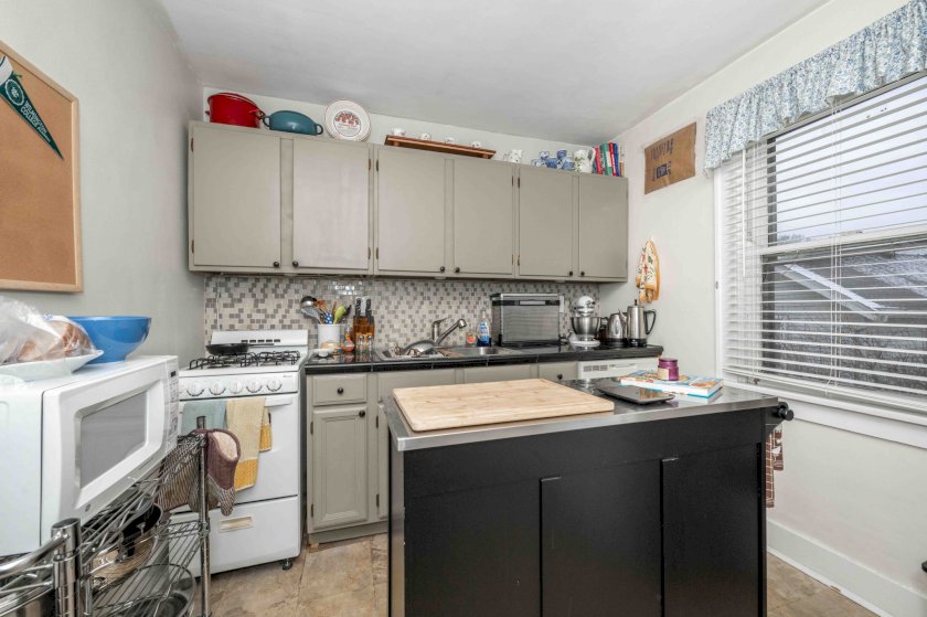 3409 N Club Crest Ave