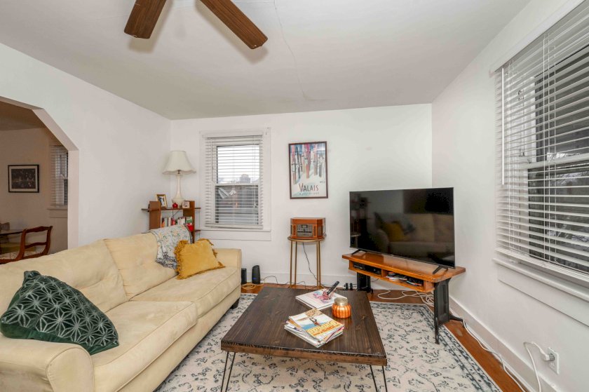 3409 N Club Crest Ave