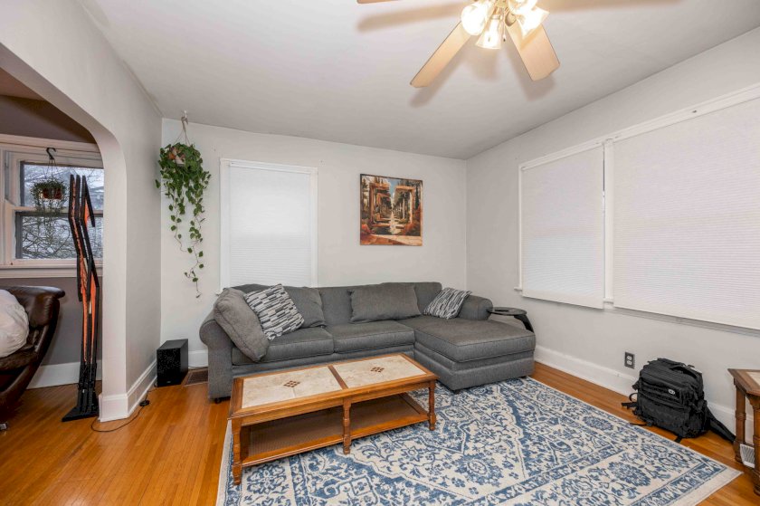 3409 N Club Crest Ave