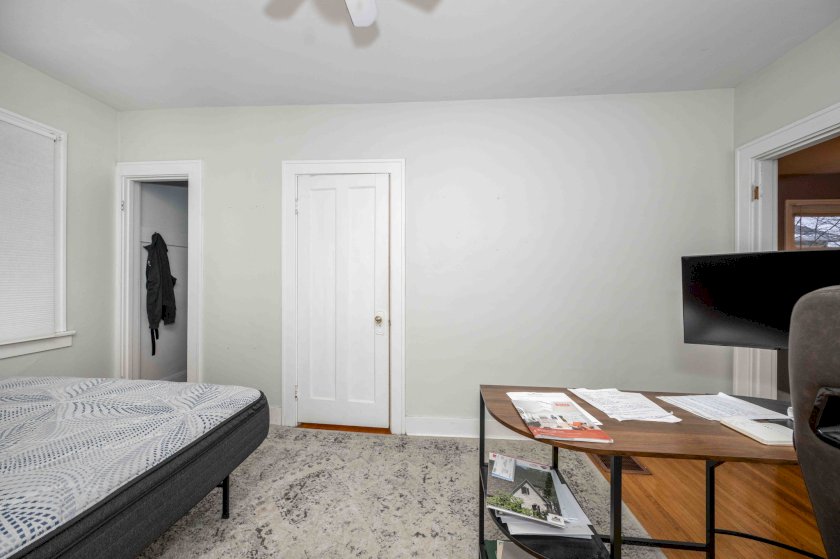 3409 N Club Crest Ave