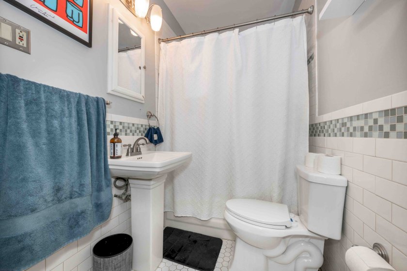 3409 N Club Crest Ave