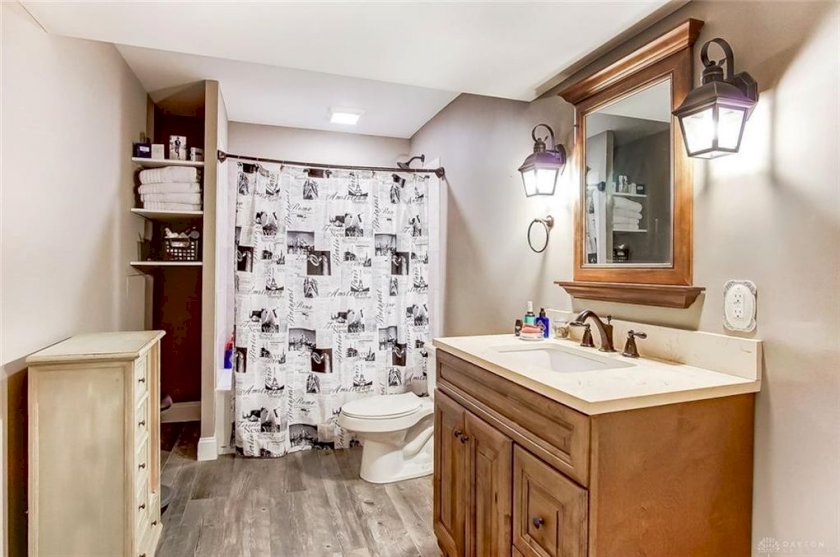 16 MARINERS COVE Cincinnati, OH 45249 Homeshake