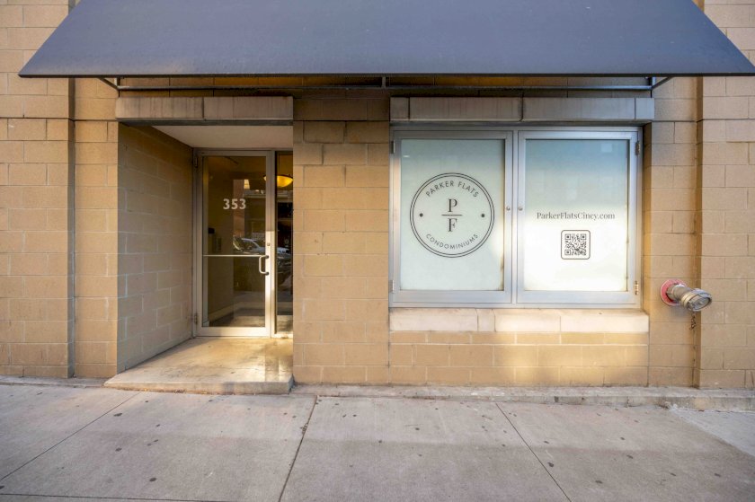 353 W 4th St Unit 305