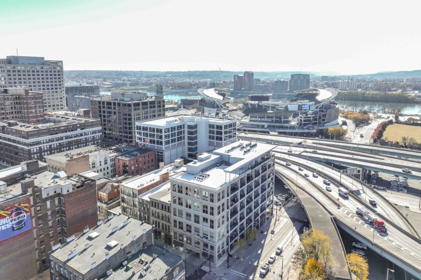 353 W 4th St Unit 305