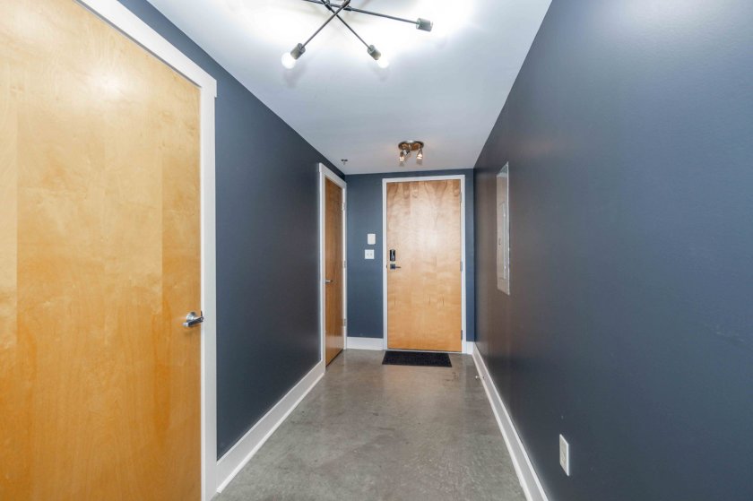 353 W 4th St Unit 305