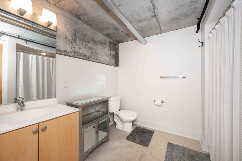 353 W 4th St Unit 305