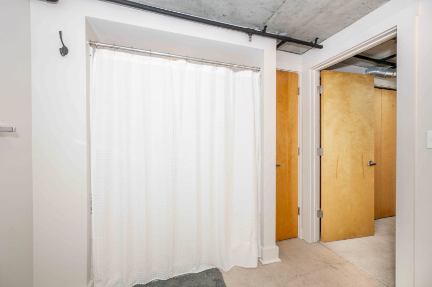 353 W 4th St Unit 305