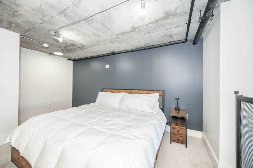 353 W 4th St Unit 305