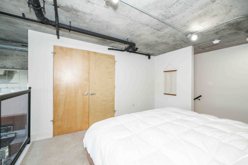 353 W 4th St Unit 305