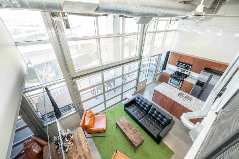 353 W 4th St Unit 305