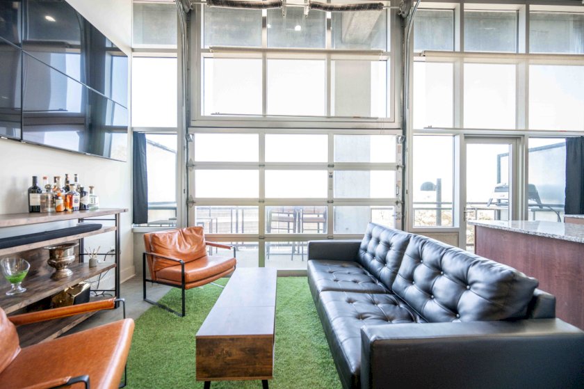 353 W 4th St Unit 305