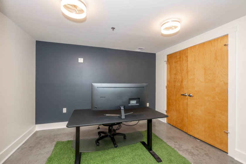 353 W 4th St Unit 305